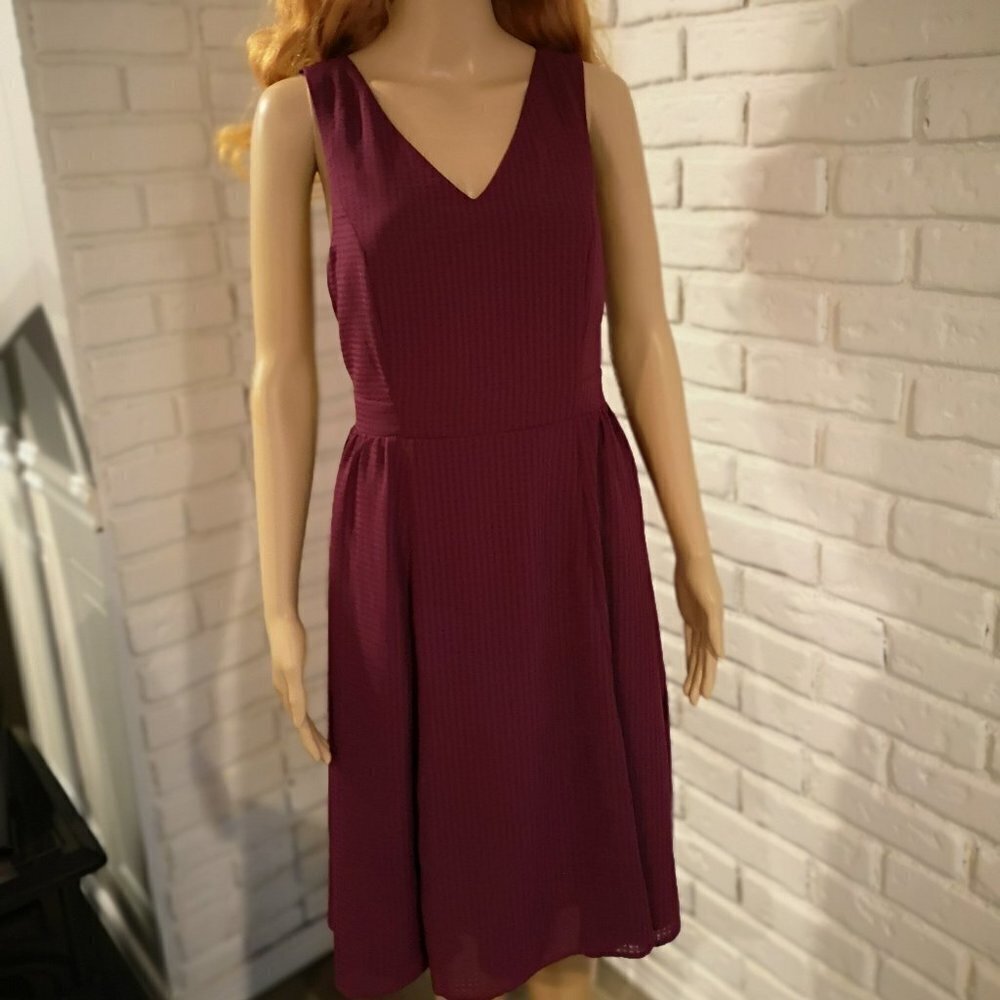 Ricki's Sleeveless V-neck Size 4 Burgundy Ladies Dress